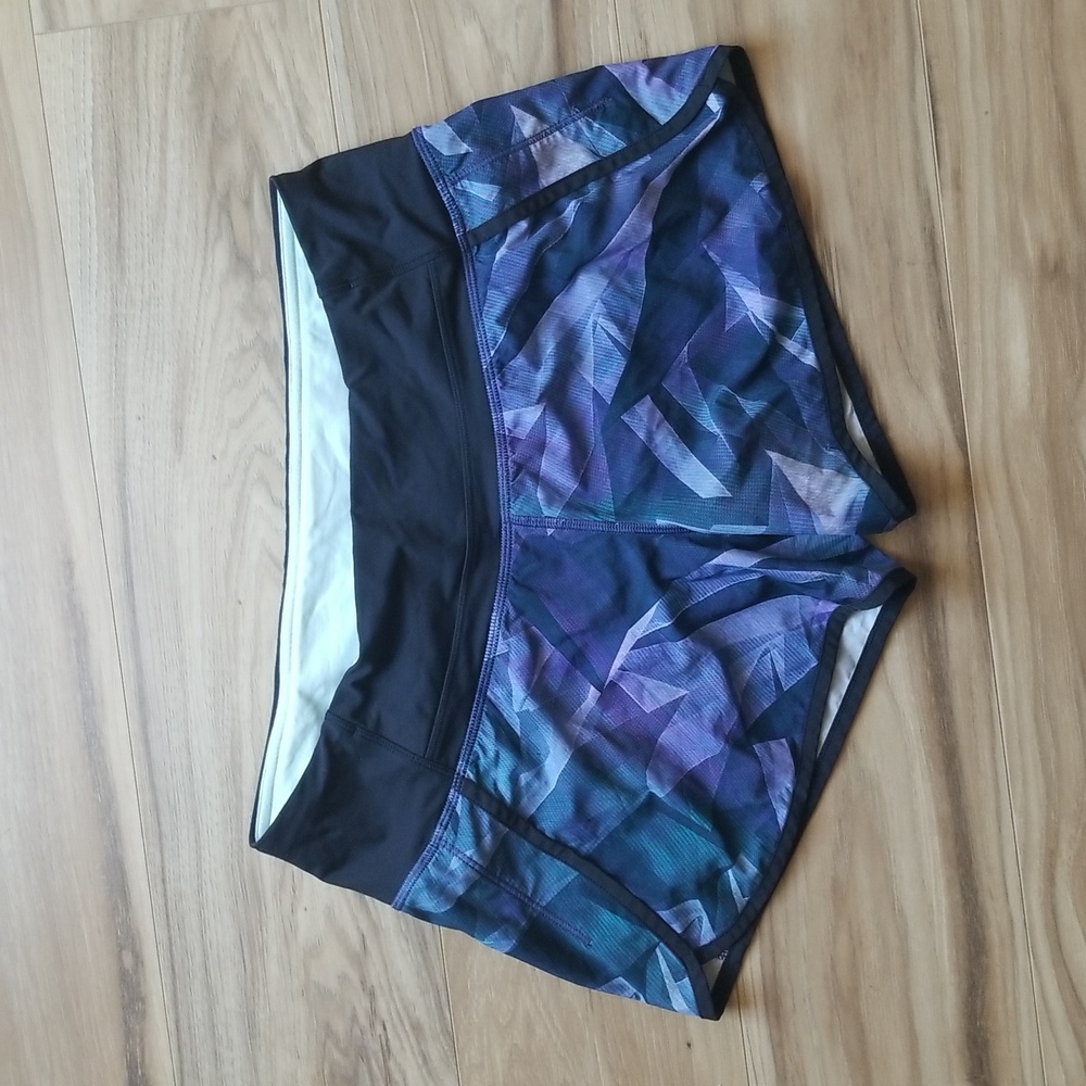 Lululemon Run Times Short 4" Pretty Prism Multi Black size 6